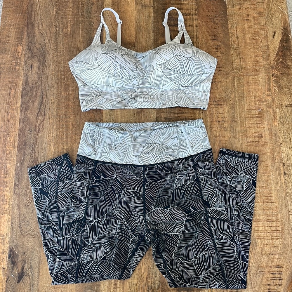 **SOLD**Victoria’s Secret workout set🤍 - Picture 1 of 5